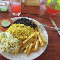 Yummy le Pinto! Tu le paies (env. 6$) mais c'est copieux (cette fois), Costa Rica